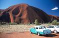 4b_uluru_car.jpg