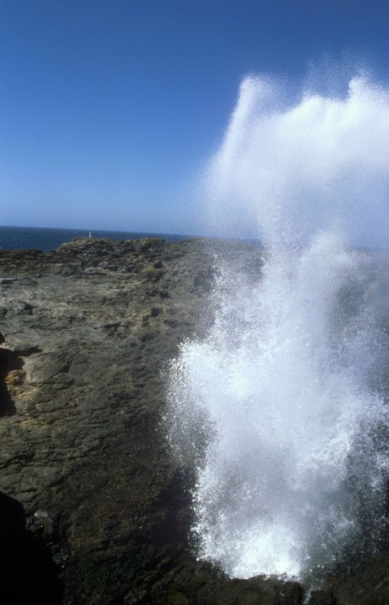 r04_Kiama_blowhole1.jpg